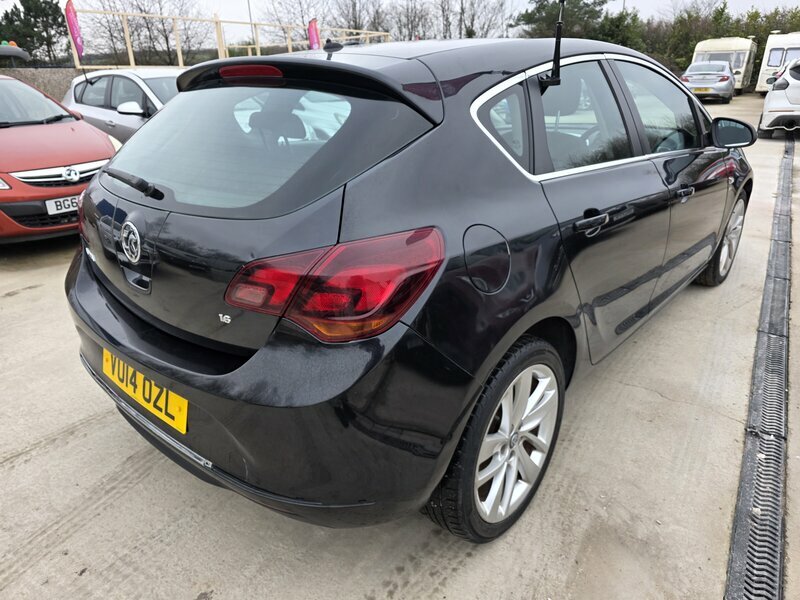 Vauxhall Astra Design Black #7