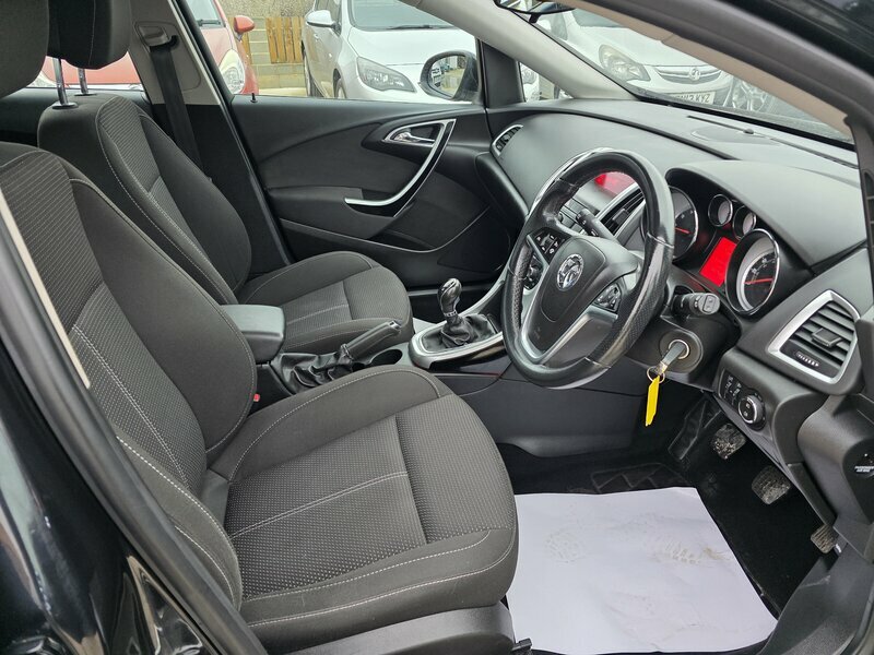 Vauxhall Astra Design Black #9