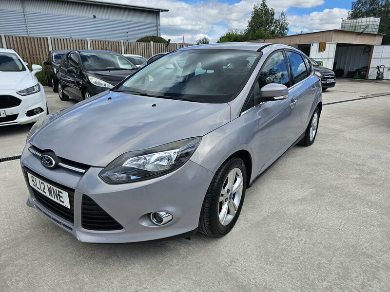 Ford Focus 1.6-Focus-zetec-125-5dr Silver #3