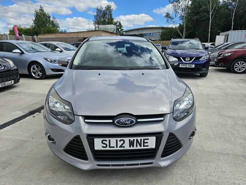 Ford Focus 1.6-Focus-zetec-125-5dr Silver #2