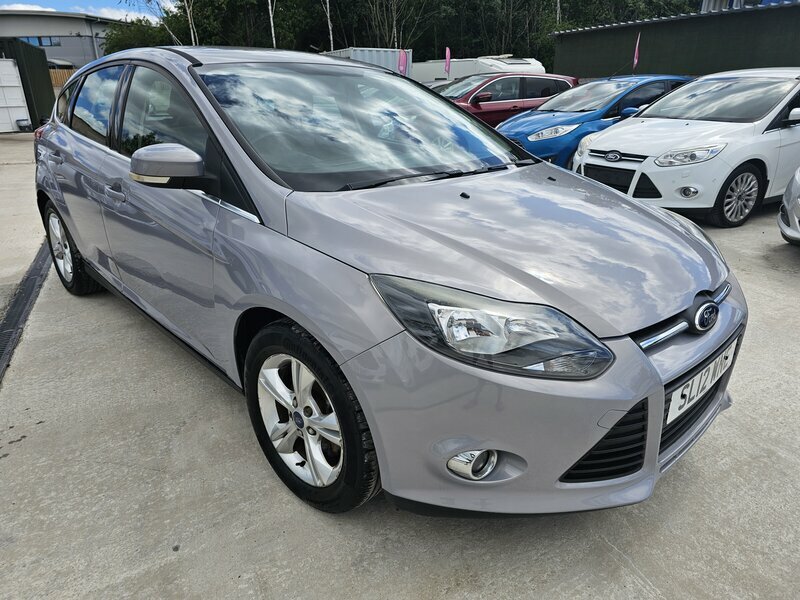 Ford Focus 1.6-Focus-zetec-125-5dr Silver