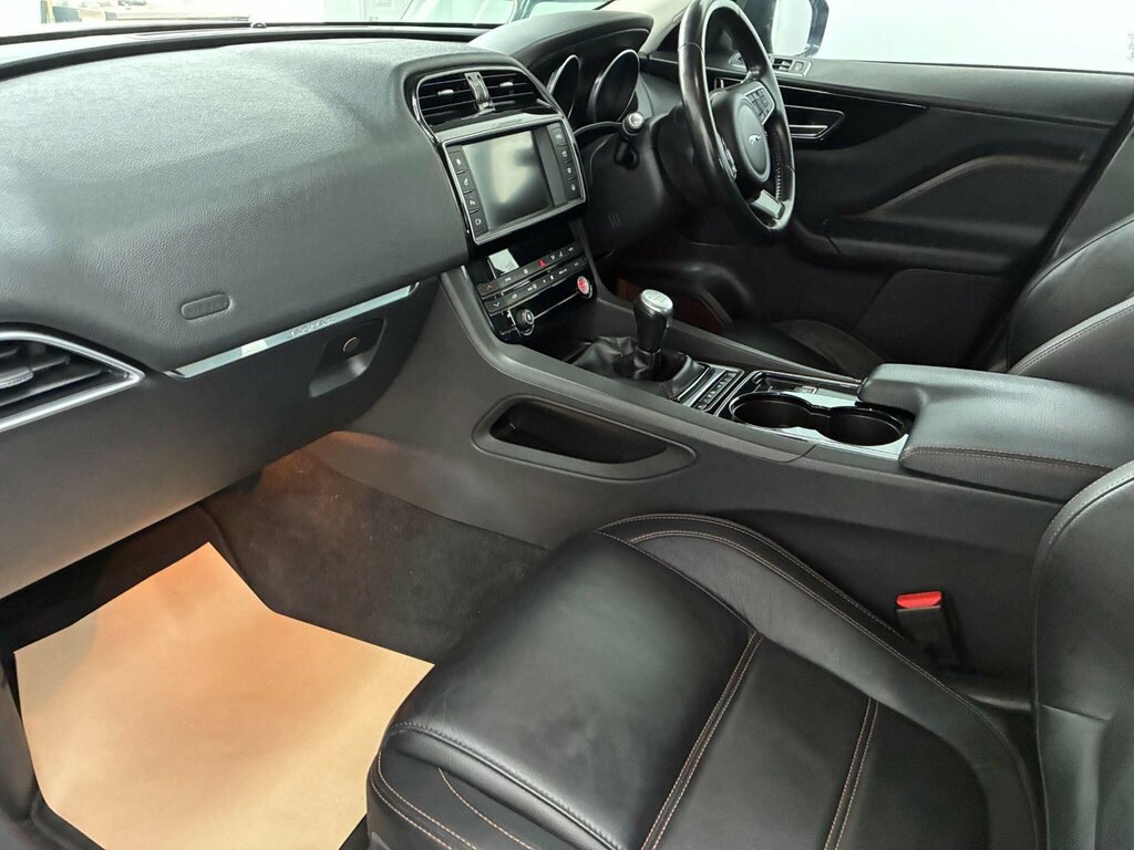 Jaguar F-Pace 2.0 D180 Prestige Euro 6 Ss  #3