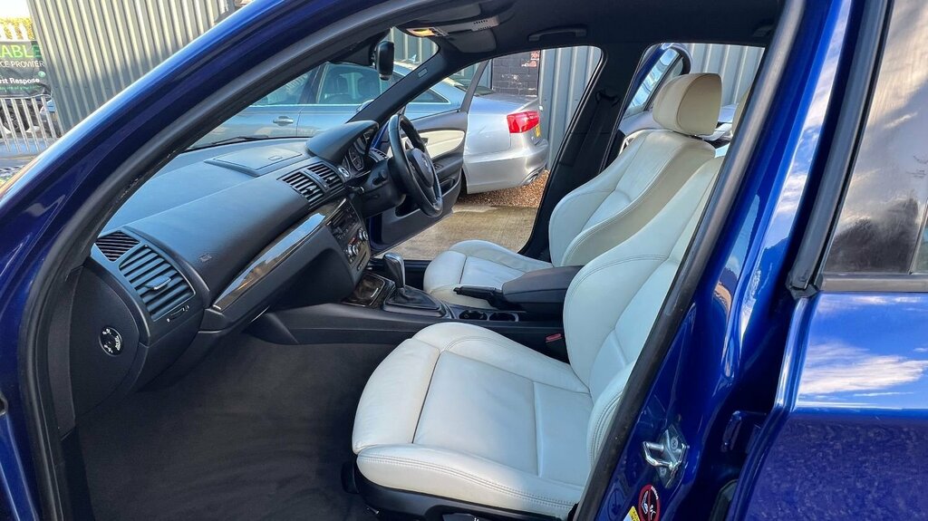 BMW 1 Series 118D Se Silver #71