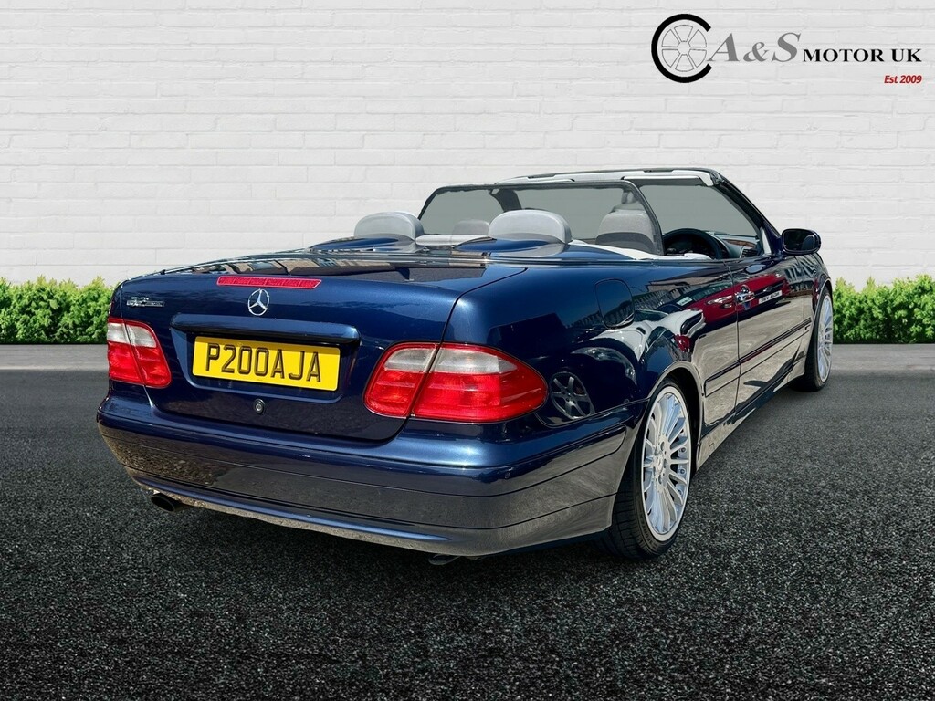 Mercedes-Benz CLK 320 3.2 Elegance Convertible Blue #4