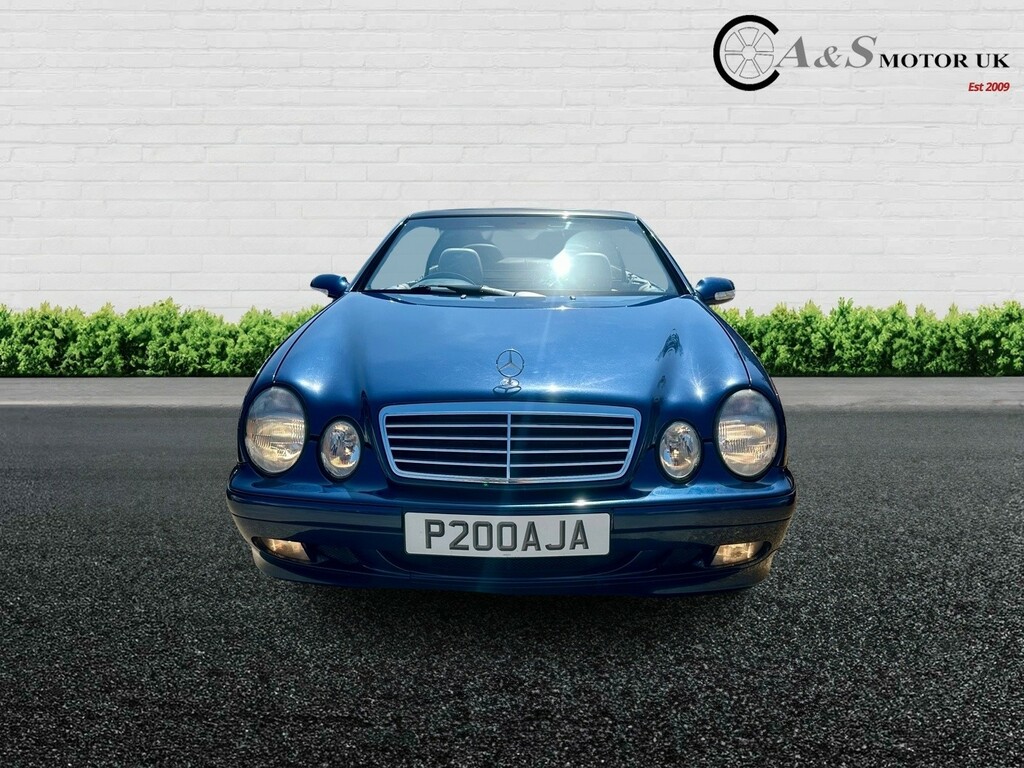 Mercedes-Benz CLK 320 3.2 Elegance Convertible Blue #2