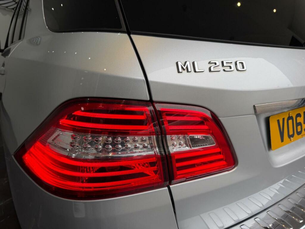 Mercedes-Benz M Class  White #42