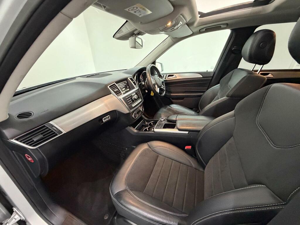 Mercedes-Benz M Class  White #39