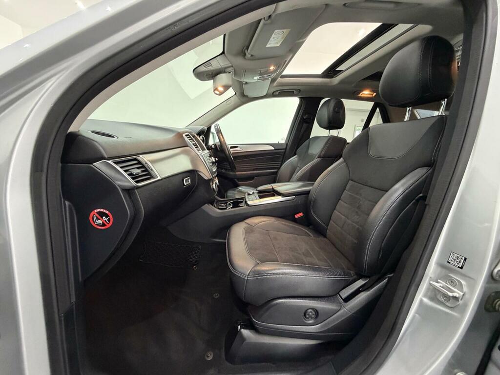 Mercedes-Benz M Class  White #41