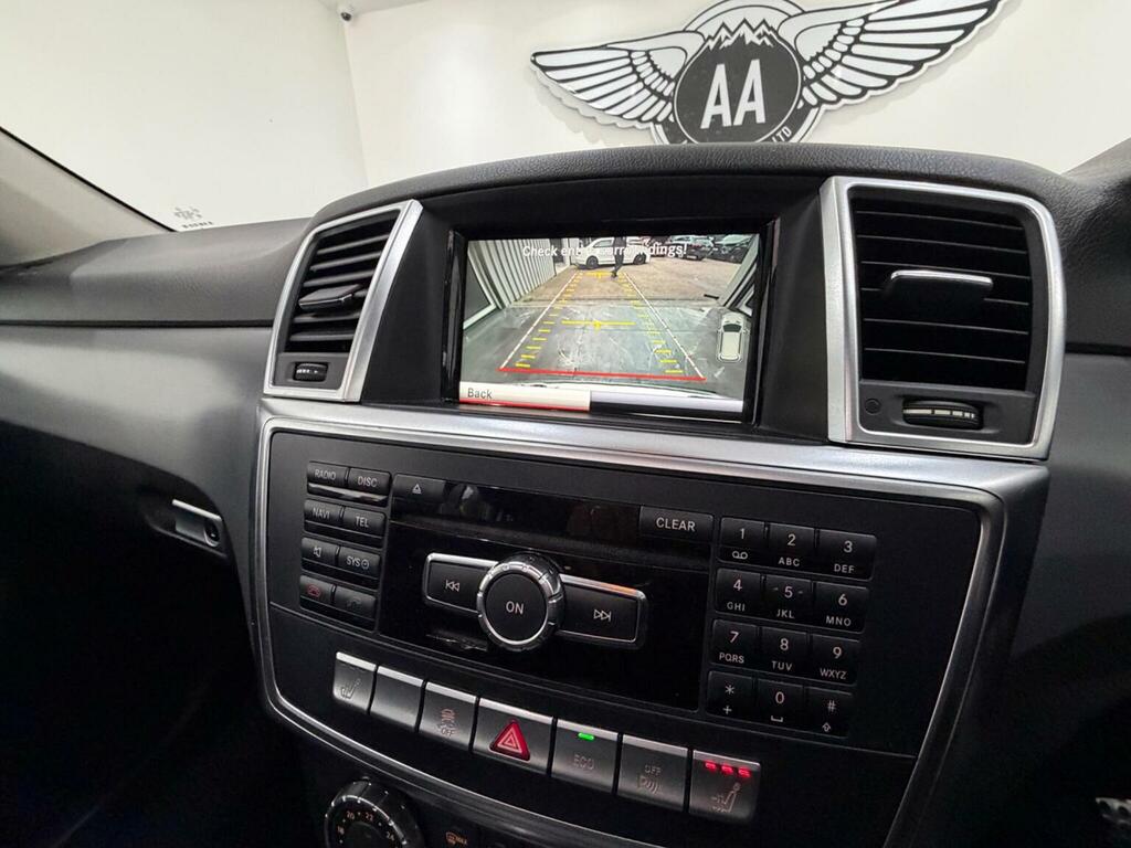 Mercedes-Benz M Class  White #34