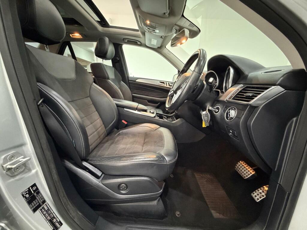 Mercedes-Benz M Class  White #19