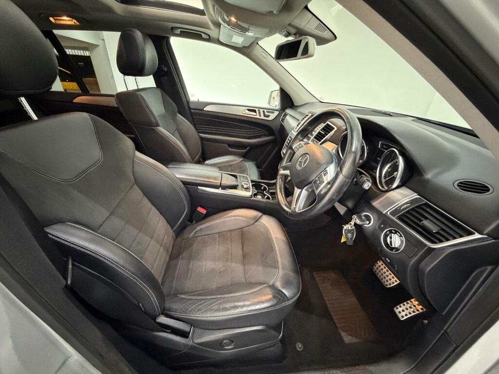 Mercedes-Benz M Class  White #18