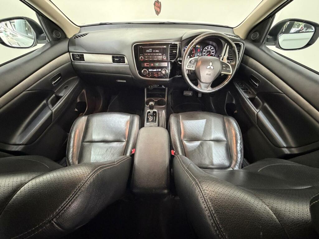 Mitsubishi Outlander Estate White #12
