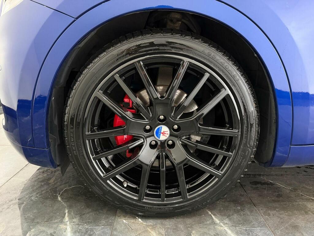 Maserati Levante S Black #36