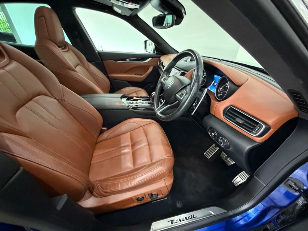 Maserati Levante S Black #17