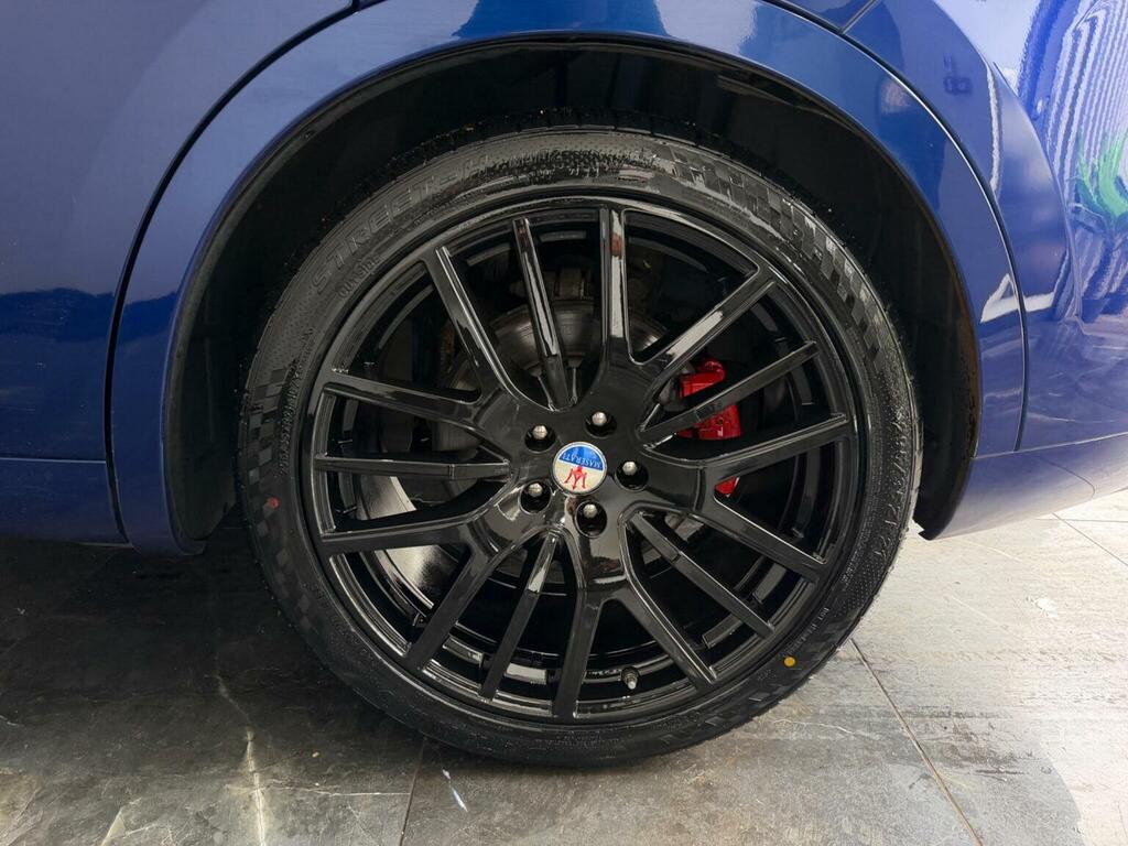 Maserati Levante S Black #37