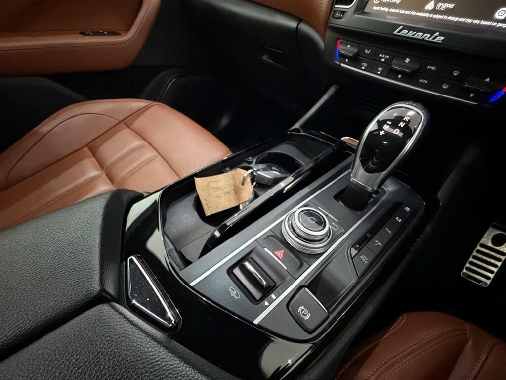 Maserati Levante S Black #14