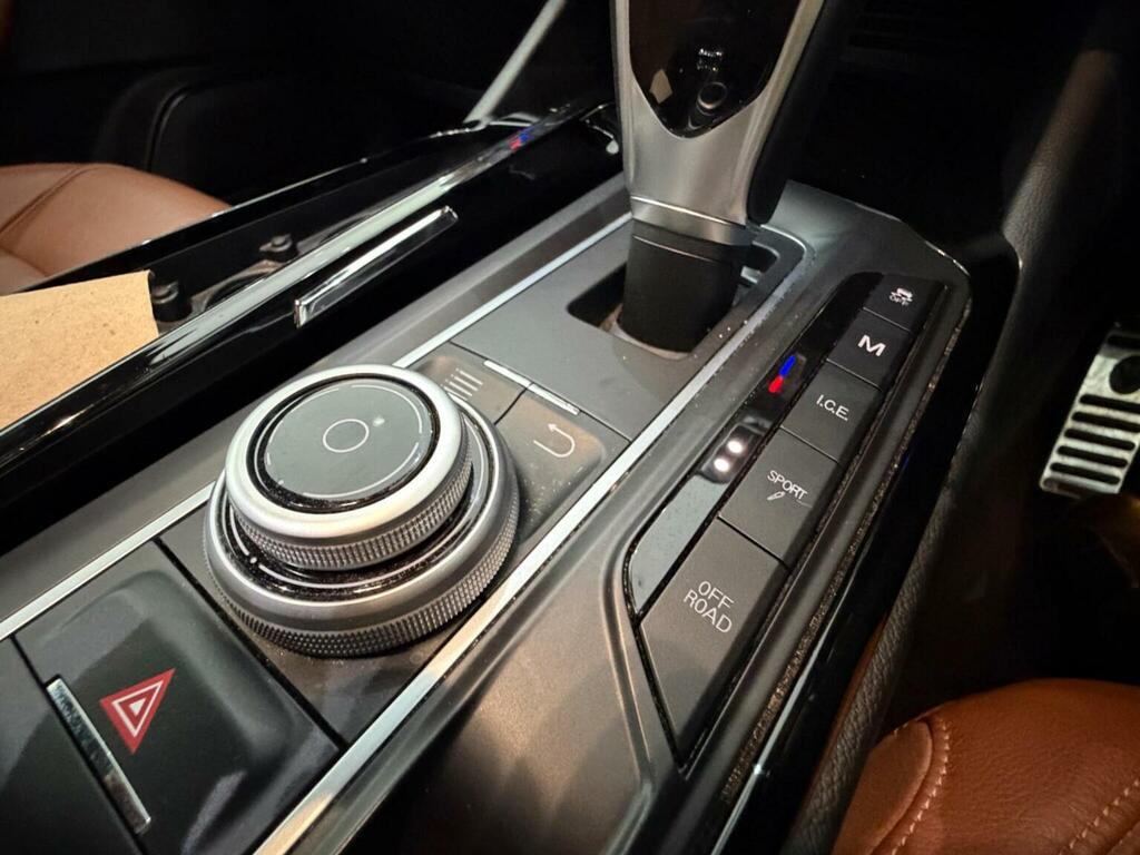 Maserati Levante S Black #12