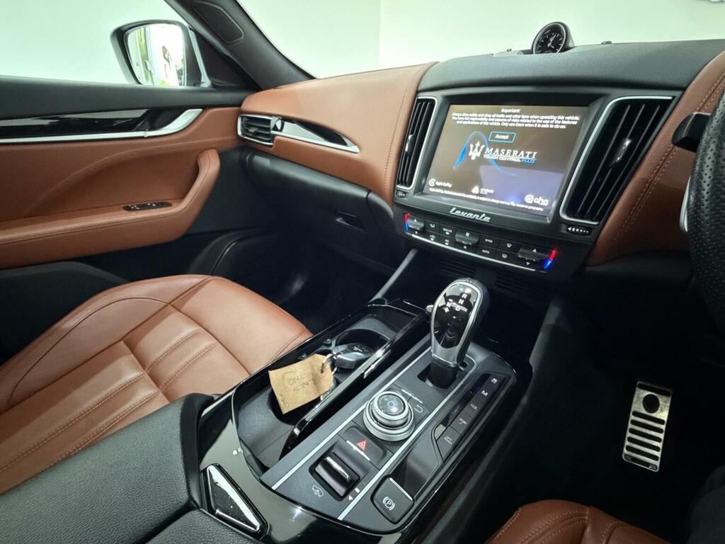 Maserati Levante S Black #13