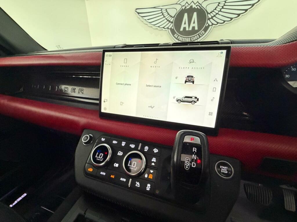 Land Rover Defender 110 3.0 D300 X-dynamic Hse 110 Grey #38