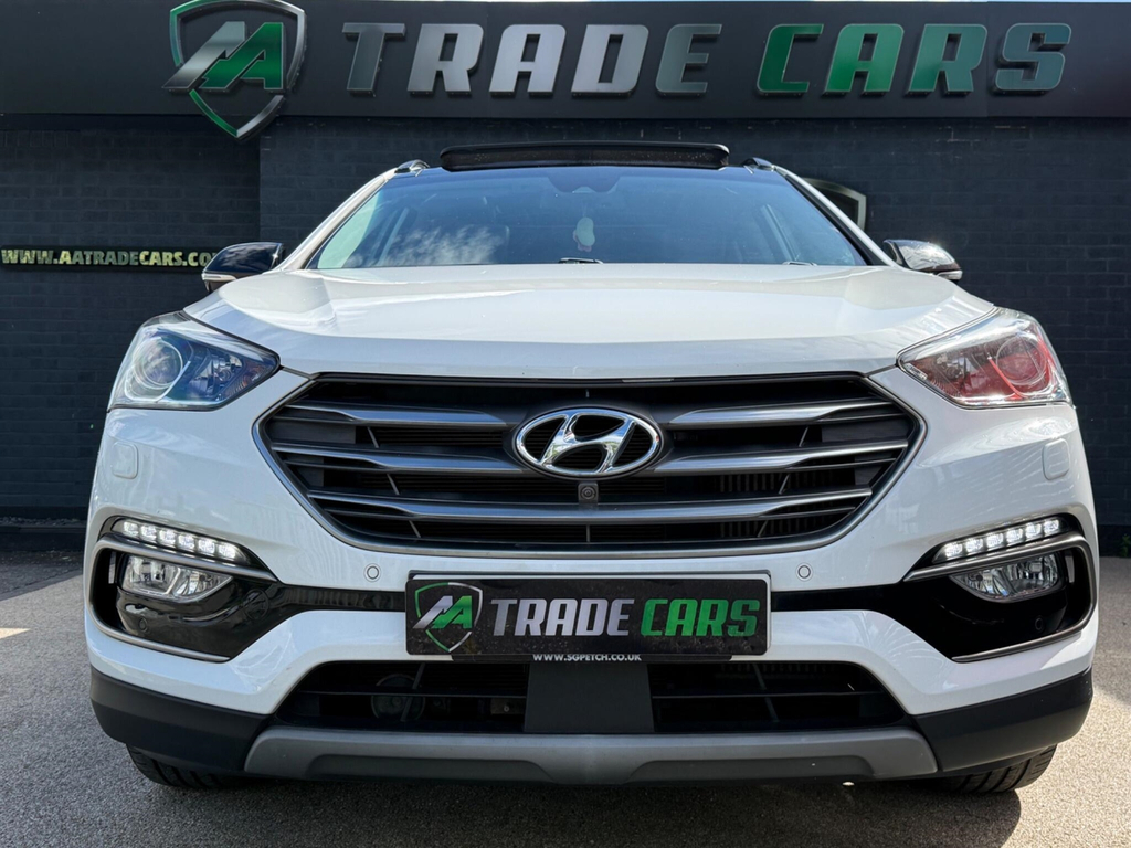Hyundai Santa Fe Suv White #2