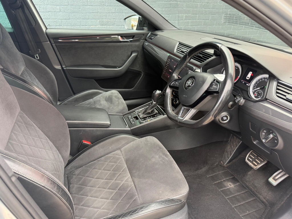Skoda Superb Estate Silver #2