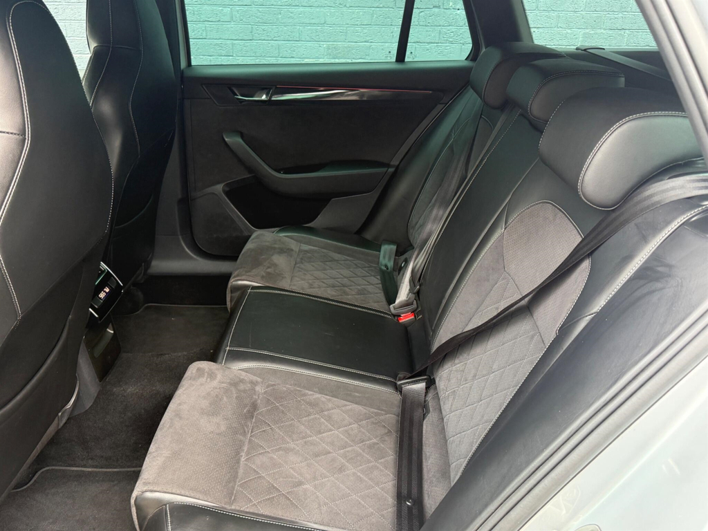 Skoda Superb Se L Executive Tsi Dsg Blue #42