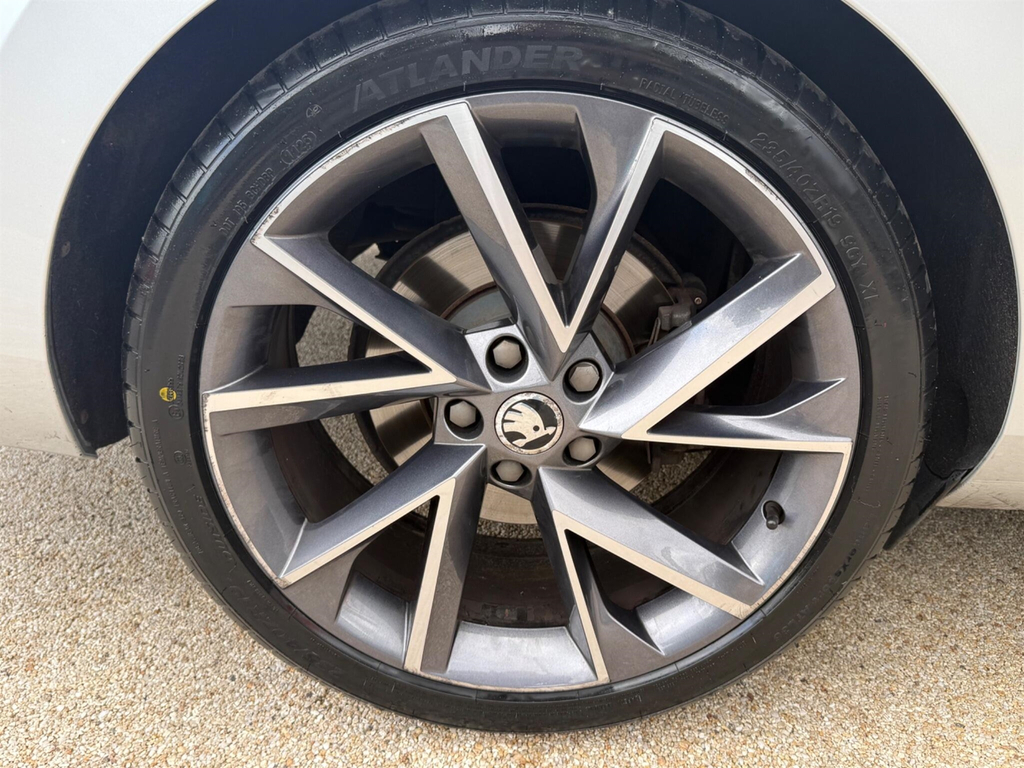 Skoda Superb Se L Executive Tsi Dsg Blue #30