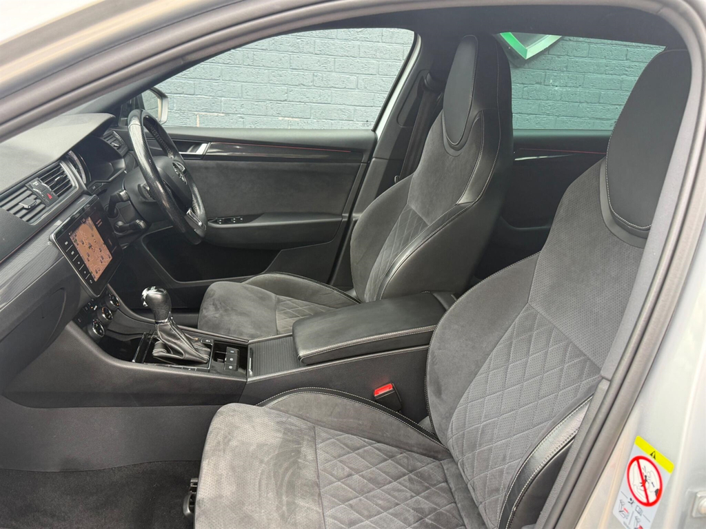 Skoda Superb Estate Silver #5