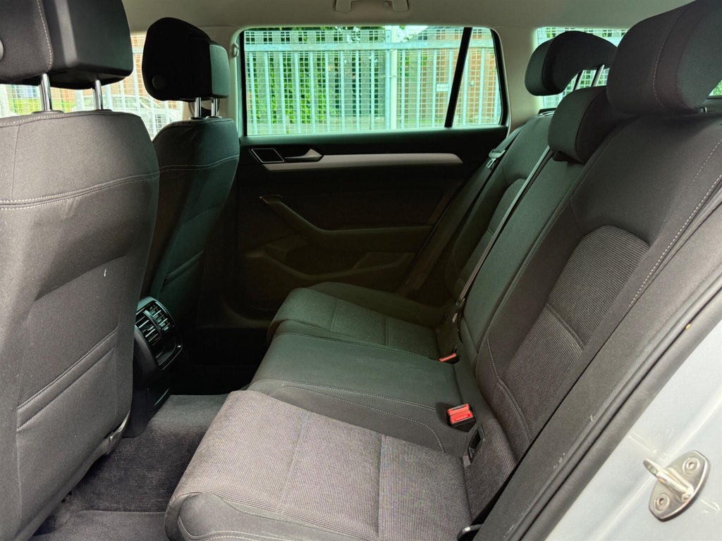 Volkswagen Passat Gte Advance Dsg Blue #19