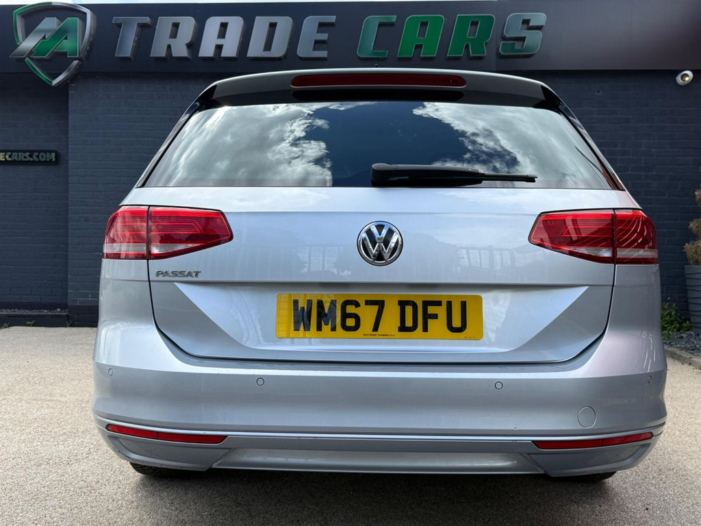 Volkswagen Passat Estate Silver #6