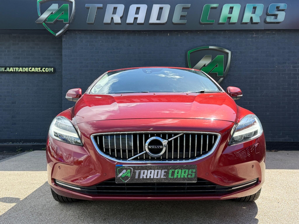Volvo V40 Hatchback Red #2