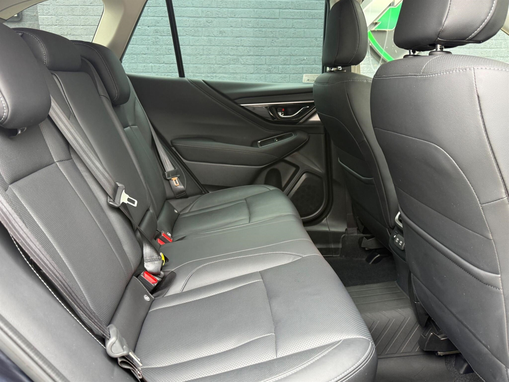 Subaru Outback Estate Black #26