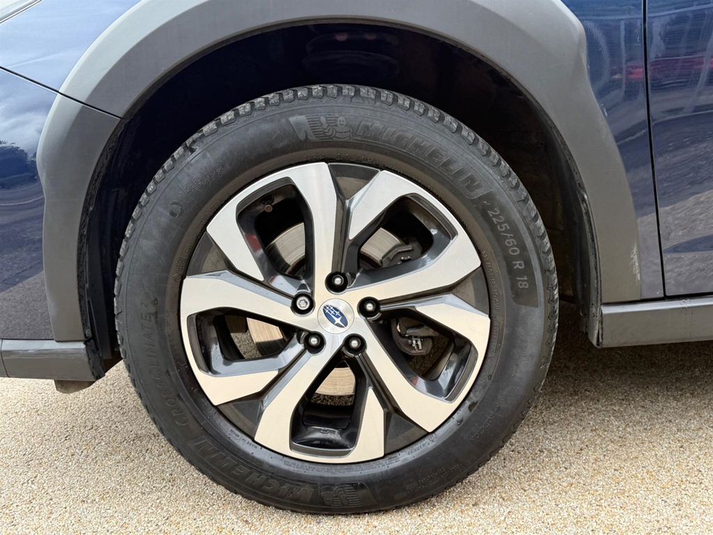 Subaru Outback Estate Black #17