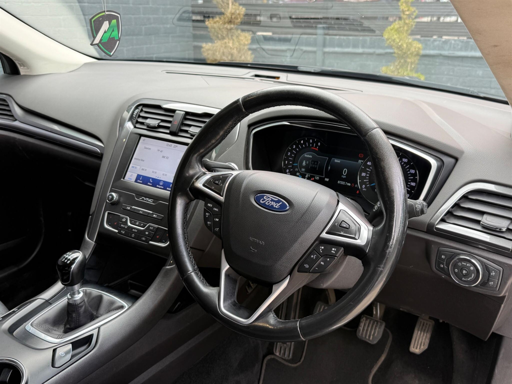 Ford Mondeo 2.0 Hybrid Titanium Edition Blue #33