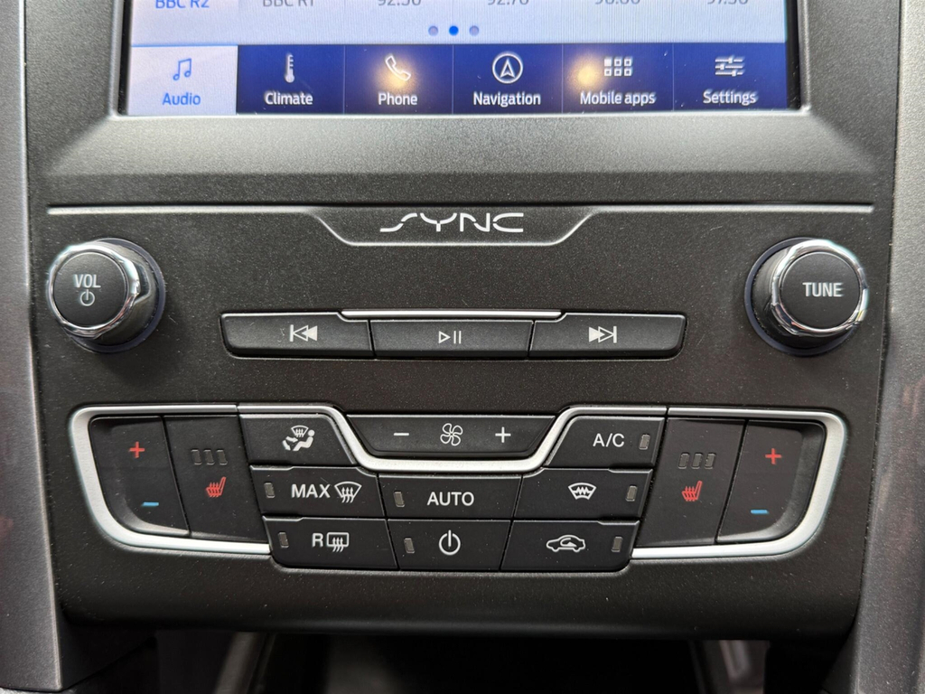 Ford Mondeo 2.0 Hybrid Titanium Edition Blue #40