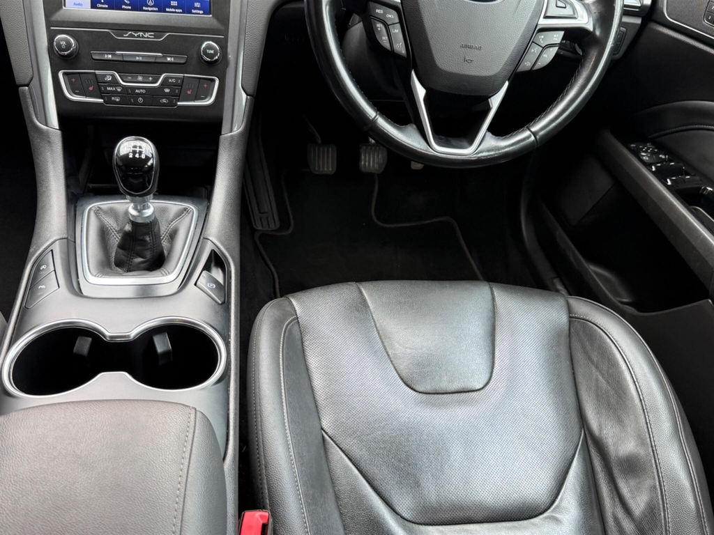 Ford Mondeo 2.0 Hybrid Titanium Edition Blue #28