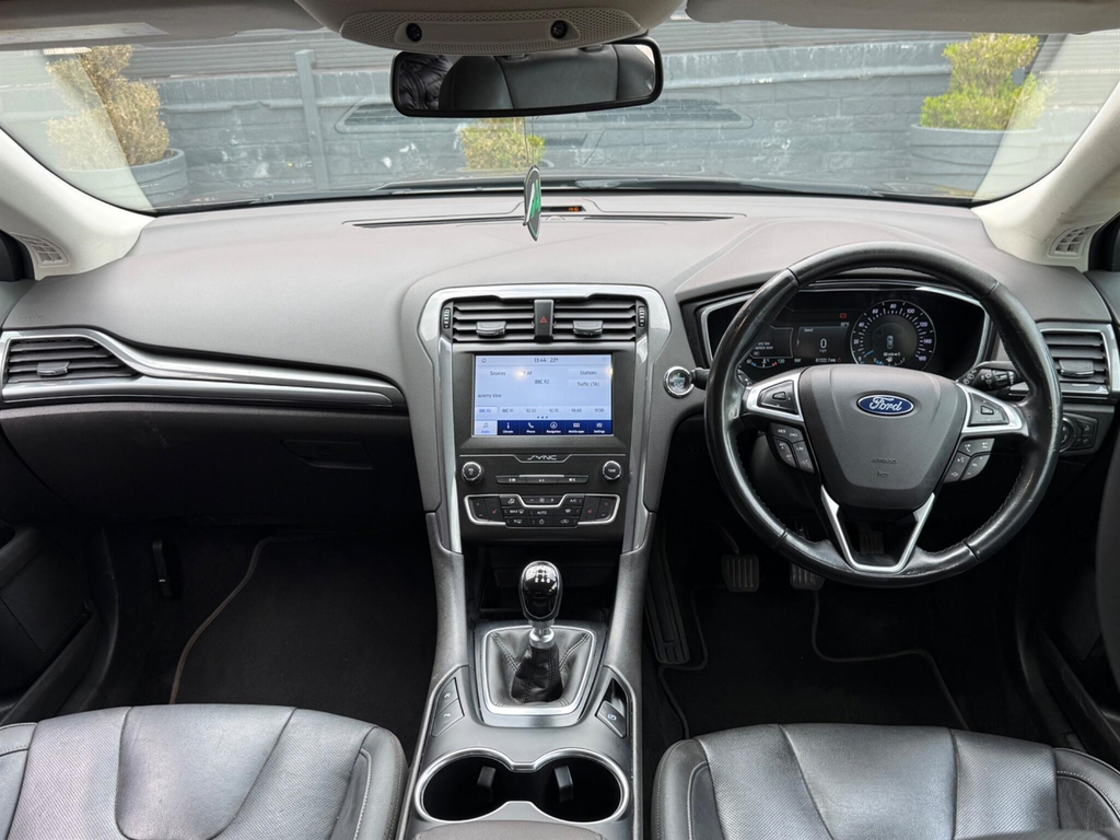 Ford Mondeo 2.0 Hybrid Titanium Edition Blue #26