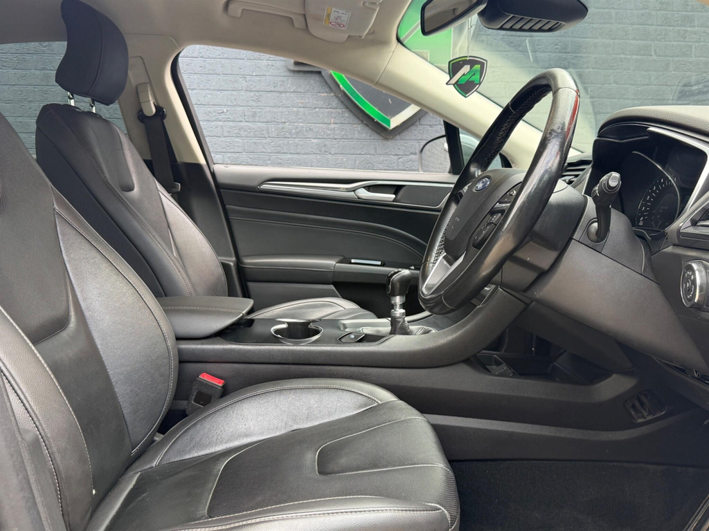 Ford Mondeo 2.0 Hybrid Titanium Edition Blue #30