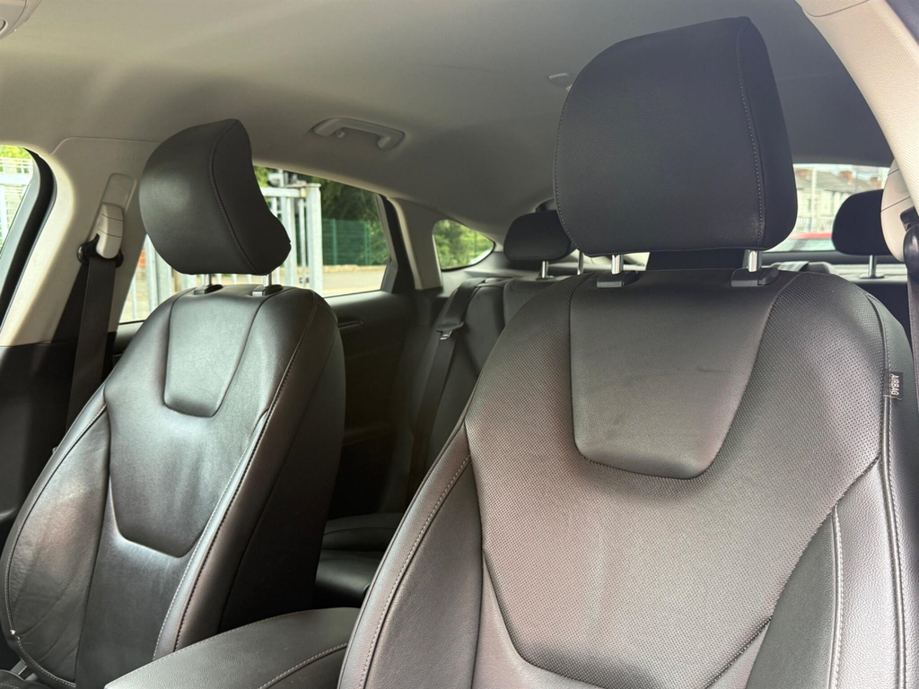 Ford Mondeo 2.0 Hybrid Titanium Edition Blue #52
