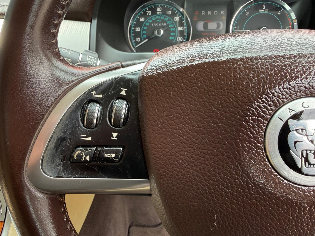 Jaguar XF 2.2 D Luxury Black #33