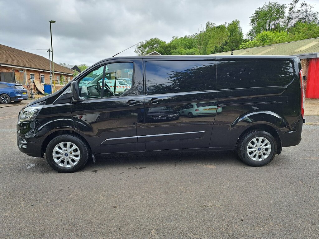 Ford Transit Custom 2.0 300 Ecoblue Limited Panel Van Manua YR70CMX Black #4