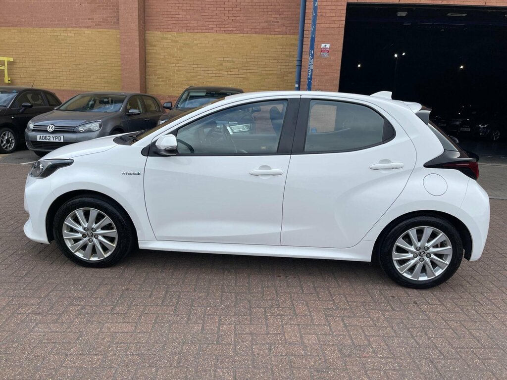 Toyota Yaris 1.5 Vvt-h Icon E-cvt Euro 6 Ss SY21OJH White #5