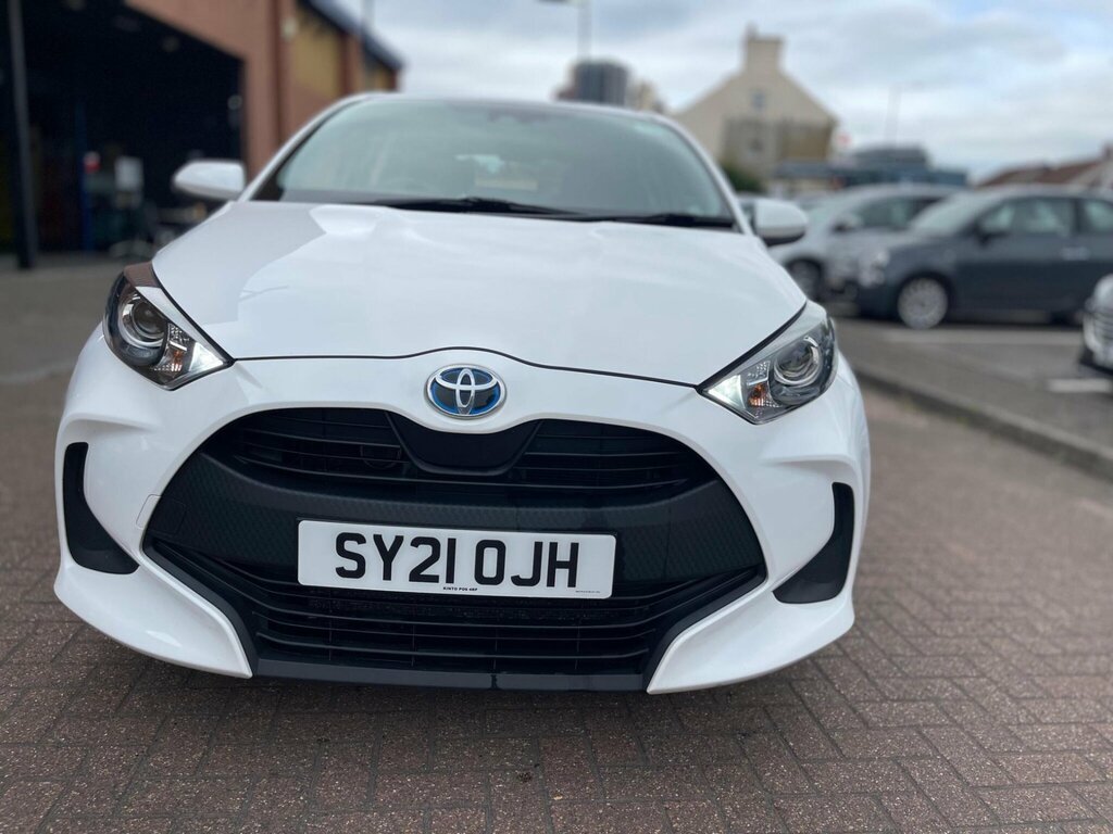 Toyota Yaris 1.5 Vvt-h Icon E-cvt Euro 6 Ss SY21OJH White #3
