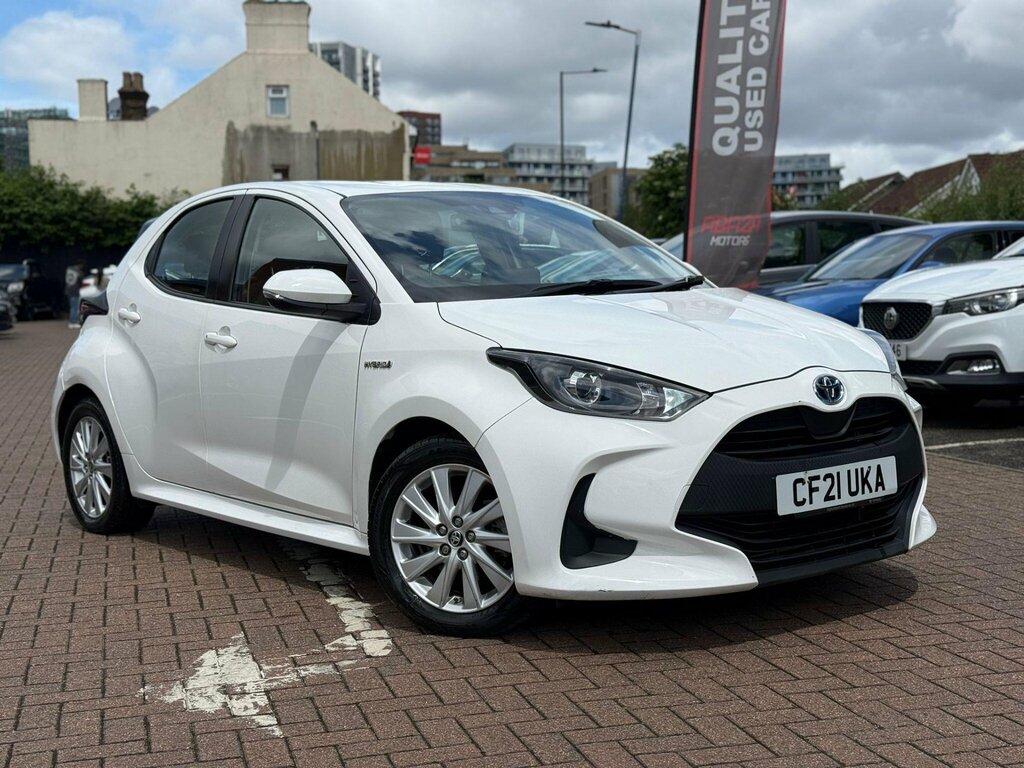 Toyota Yaris 1.5 Vvt-h Icon E-cvt Euro 6 Ss CF21UKA White #6