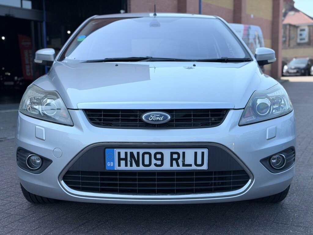 Ford Focus 2.0 Titanium Hatchback 192 G Silver #2