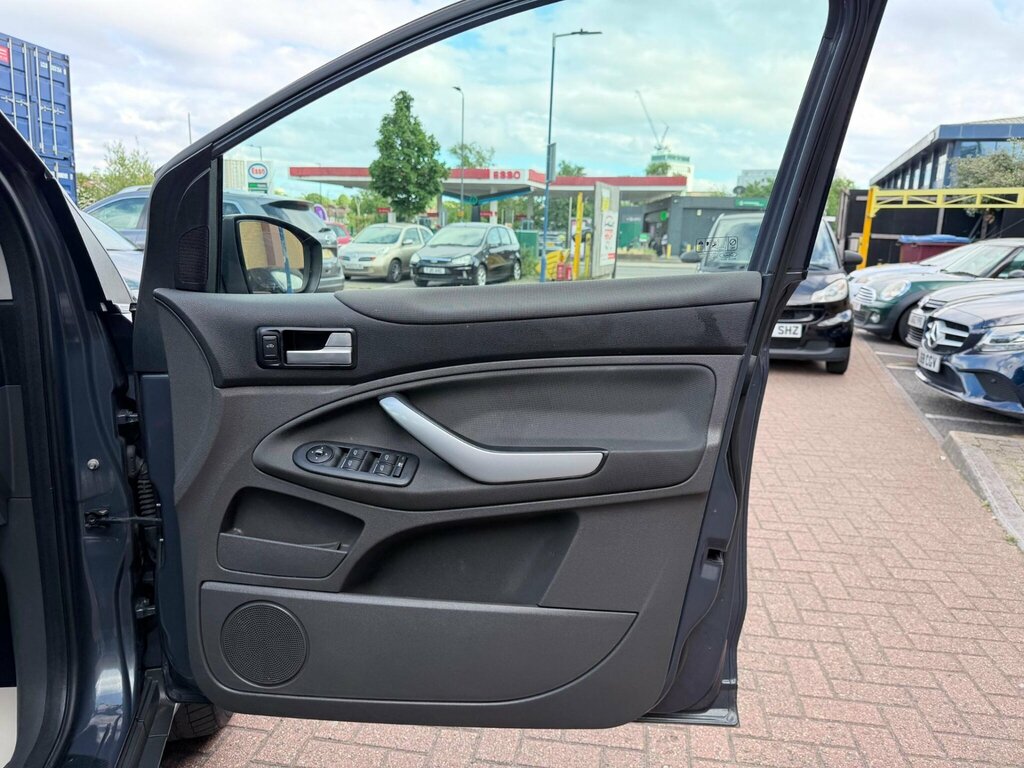 Ford Kuga 2.0 Zetec Tdci Awd 134 Bhp Black #29