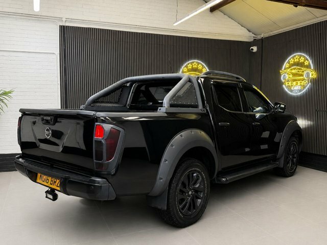 Nissan Navara Navara 2.3 Dci Tekna 4X4 Shr Dcb 190 Bhp Black #6