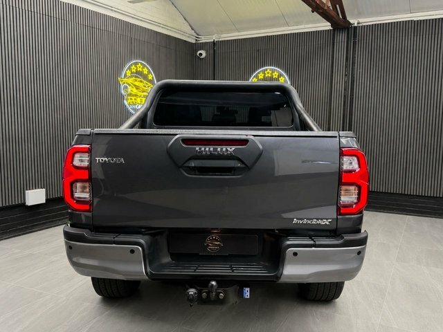 Toyota HILUX 2.8 D-4d Invincible X Pickup Double Cab Grey #5