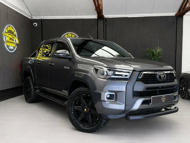 Toyota HILUX 2.8 D-4d Invincible X Pickup Double Cab Grey