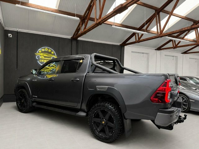 Toyota HILUX 2.8 D-4d Invincible X Pickup Double Cab Grey #6